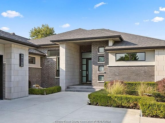 2nd image of 371 Charron Beach Rd