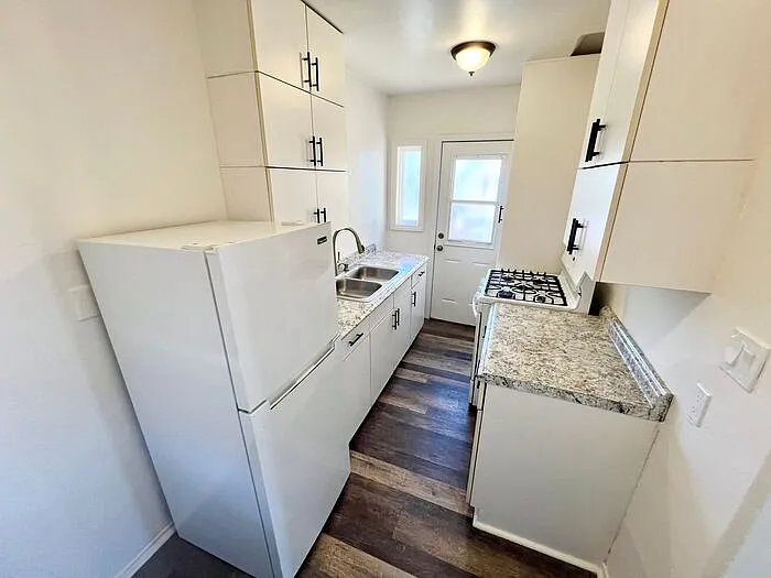 2401 G St #2401 — Photo 3