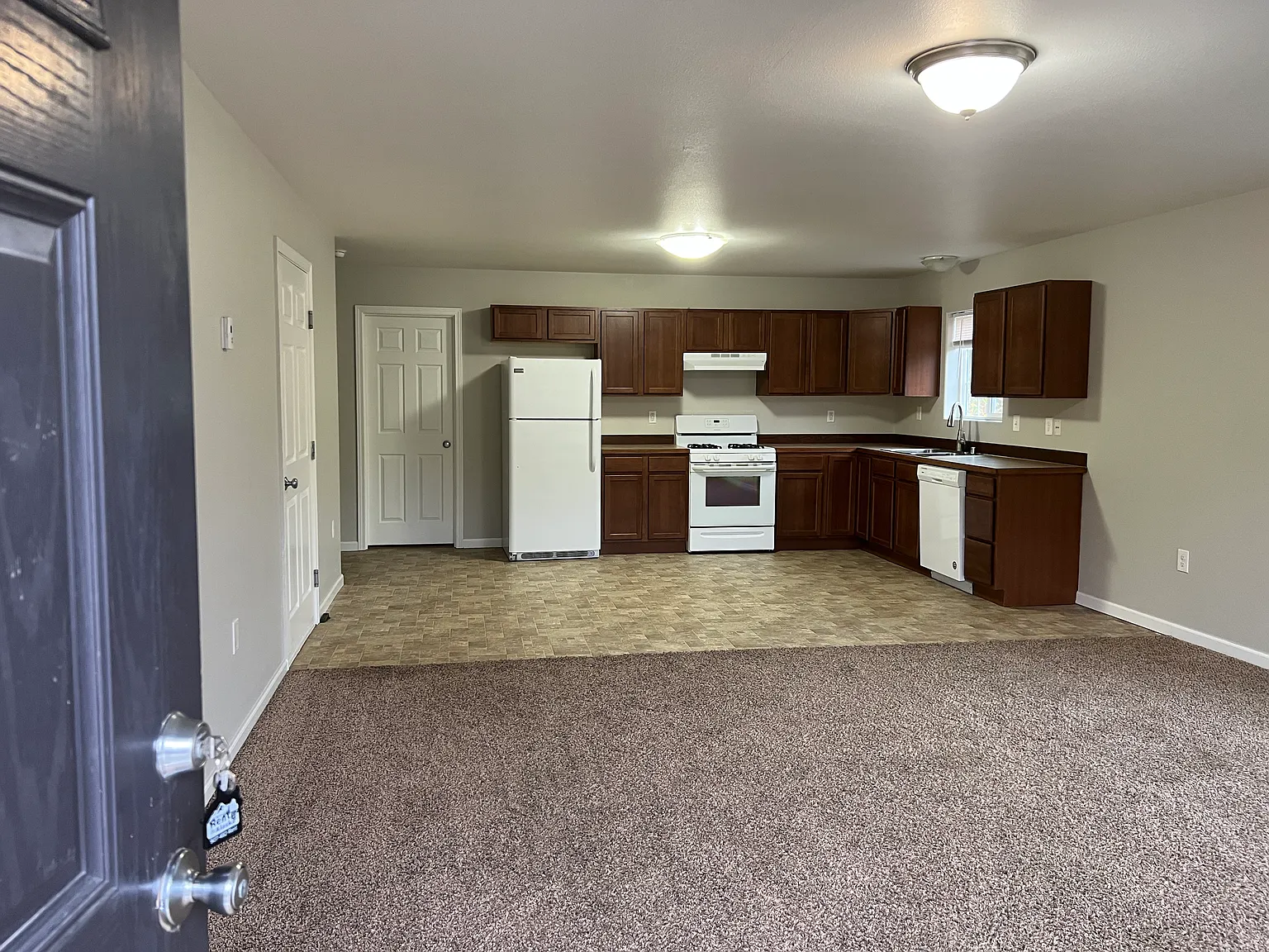 2 bed, 938 sqft, $1,750 — Photo 3