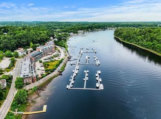 60 Merrimac St #403, Amesbury, MA 01913