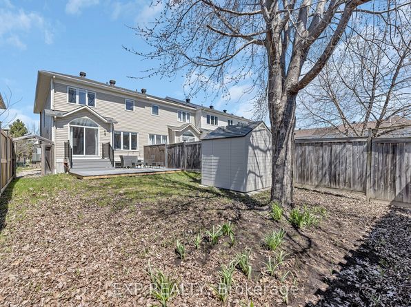 1047 Capreol St, Ottawa, ON K4A 4Z9
