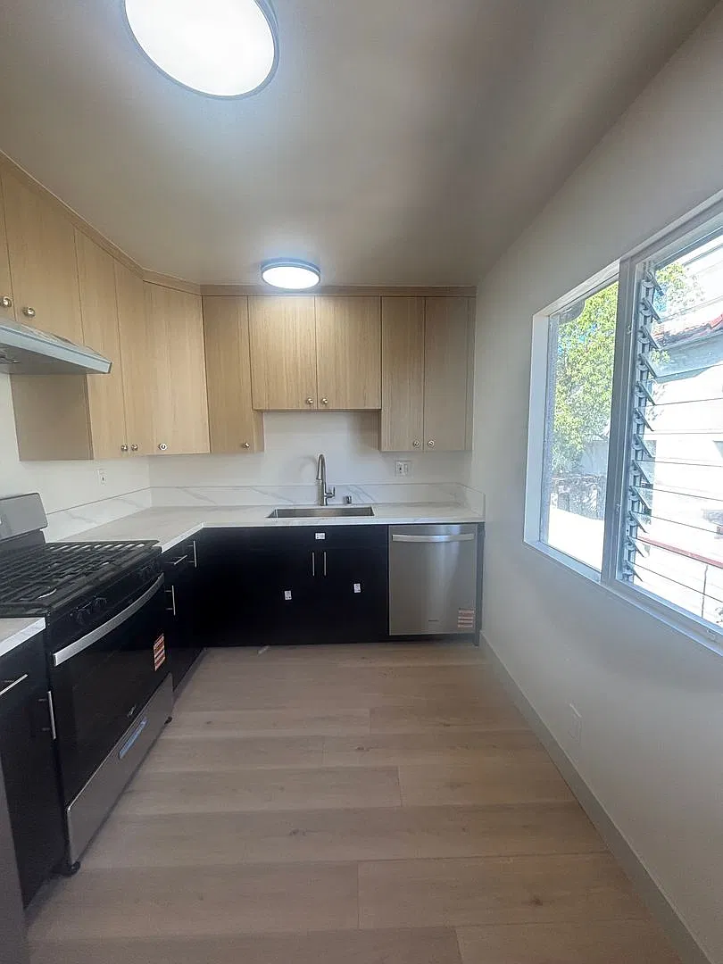 215 S. Ramona Avenue — Photo 4