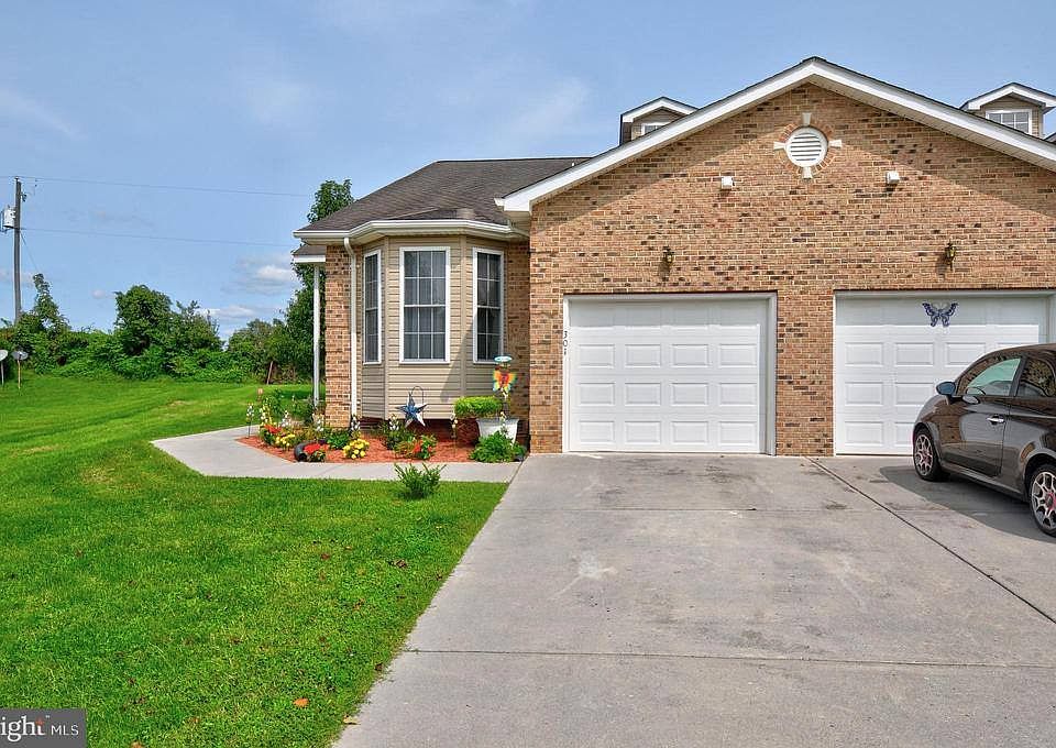 1st image of 301 Lora Dr