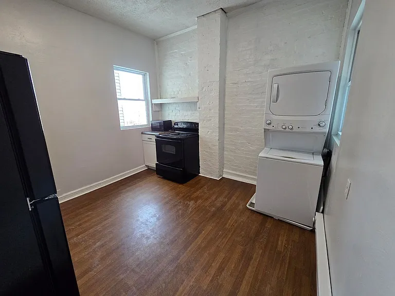 526 E 8th Ave — Photo 5