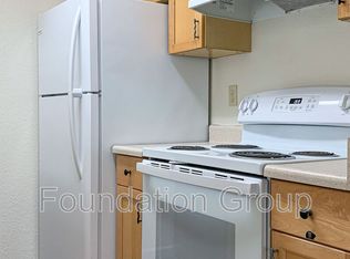 916 N 104th St #B-204, Seattle, WA 98133