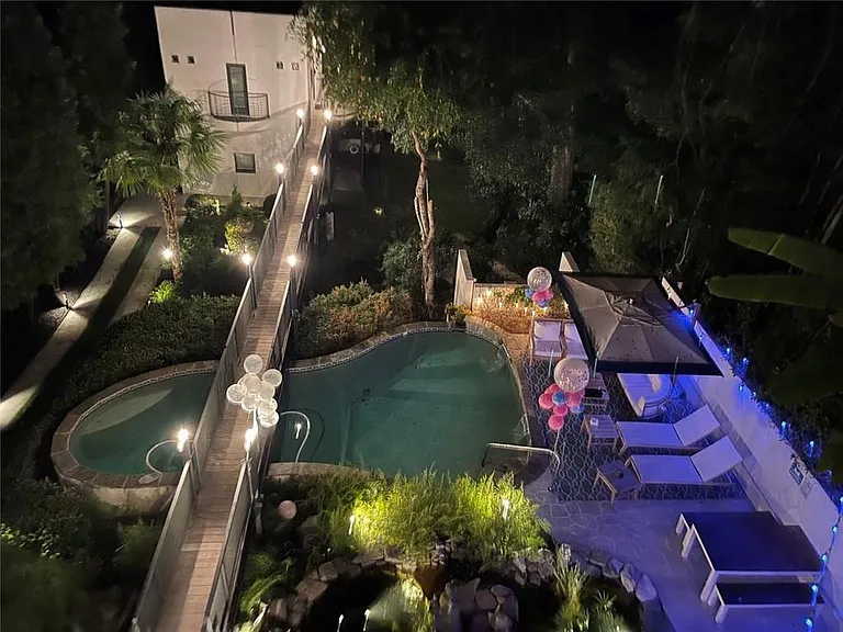114 Lindbergh Dr NE — Photo 44