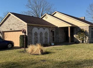 1102 Oakbridge Dr, Hurricane, WV