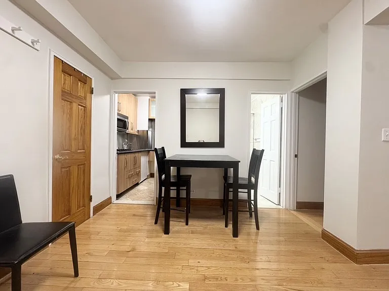210 E 47th St #7D — Photo 6