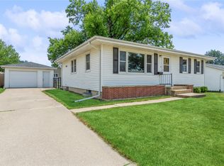 2125 Balsam Dr SW, Cedar Rapids, IA 52404