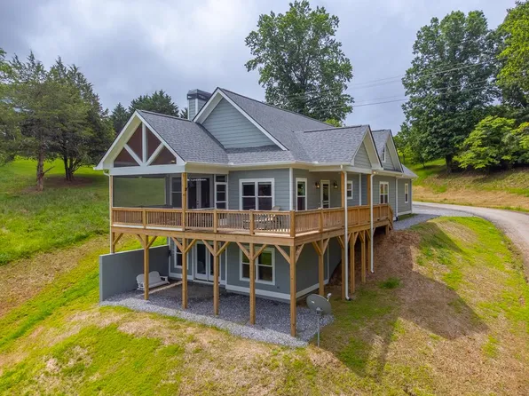 292 Jackson Heights Dr, Franklin, NC 28734