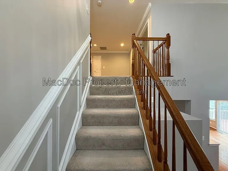 1404 Graham Dr — Photo 42