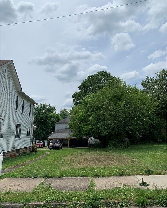 1st image of 715 Walnut St