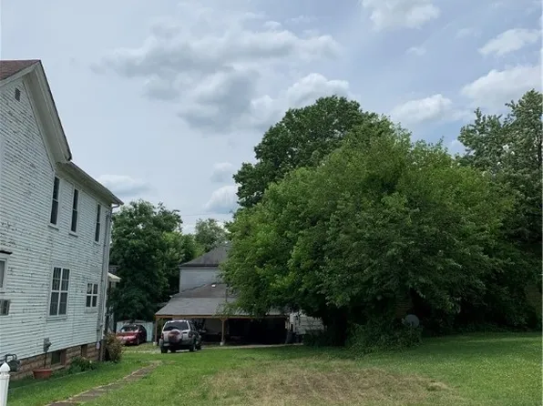 715 Walnut St, Martins Ferry, OH 43935