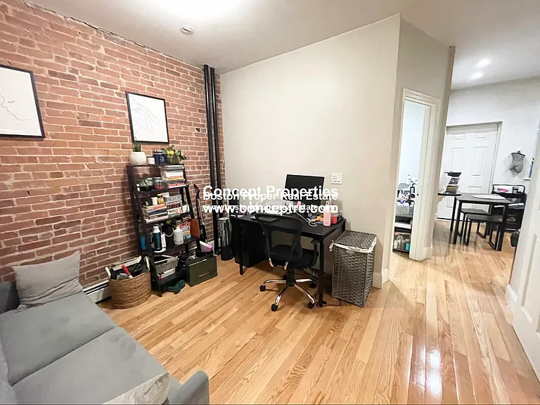 51 Joy St #1R — Photo 5