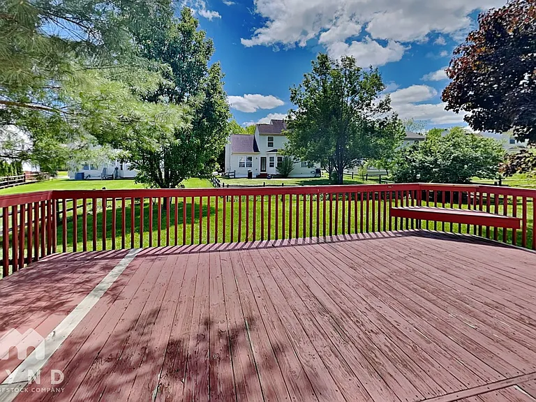 137 Ash St — Photo 22