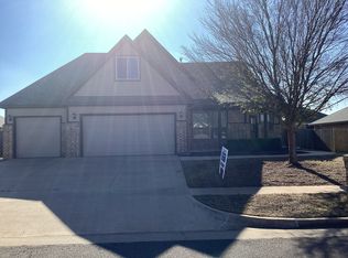 11312 NW 104th St, Yukon, OK 73099