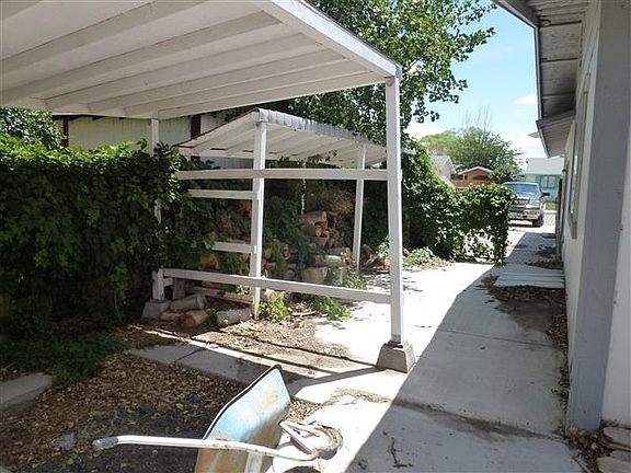3rd image of 404 Barbara Dr