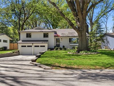 7928 Juniper Dr, Prairie Village, KS, 66208