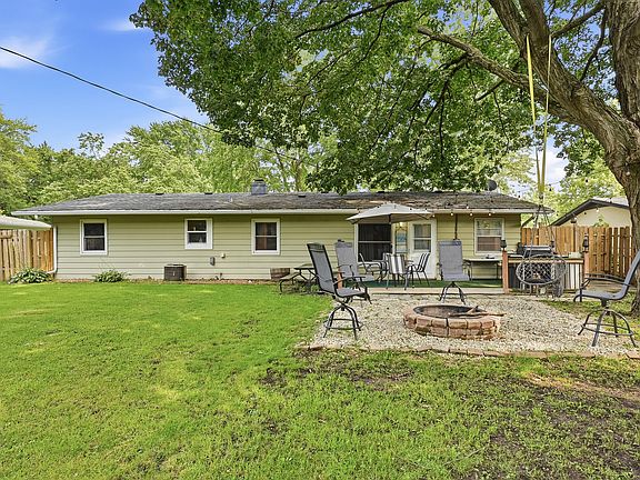3rd image of 16 Greenbriar Rd