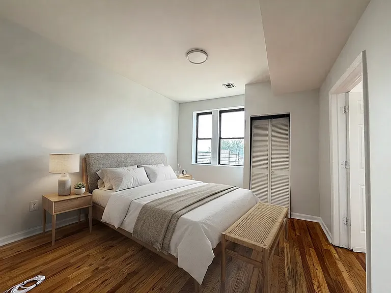 163 Bergen Ave #4B — Photo 1