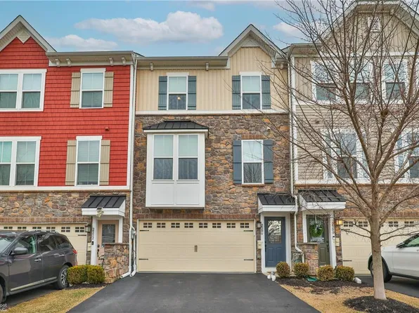 2306 Cook Dr, Easton, PA 18045