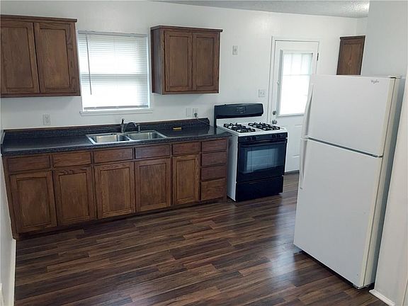 5th image of 2905 Rockwood Dr