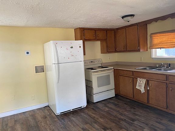 3rd image of 5115 Jefferson Ave #25-A