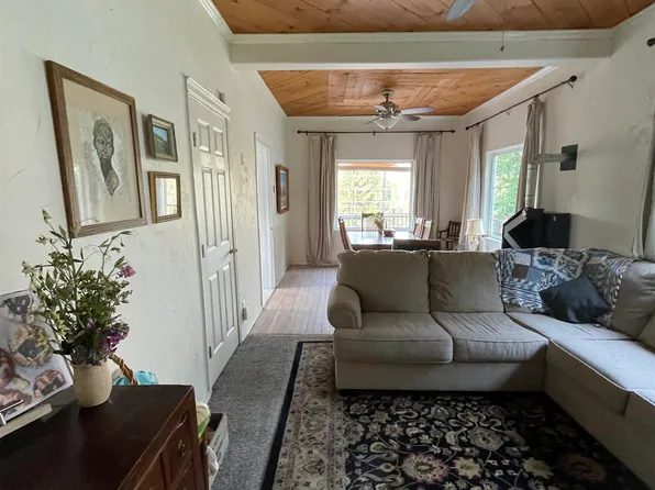 310 S Pine St, Troy, ID 83871