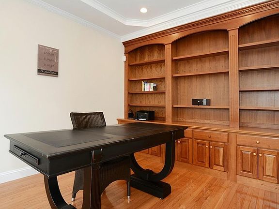 5th image of 35 Carriage Hill Cir #35