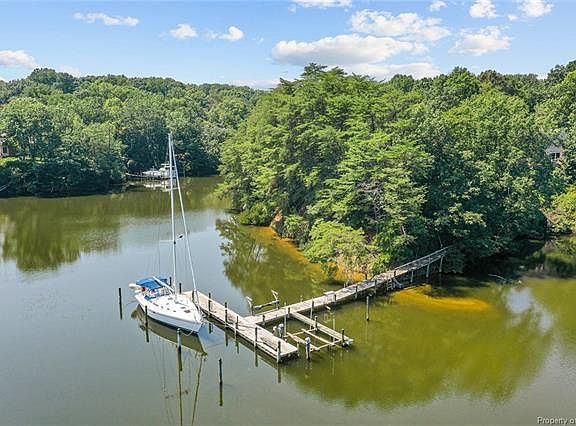 2nd image of 207 Oyster Cove Lndg
