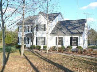 8102 Breezy Hill Dr, Browns Summit, NC 27214