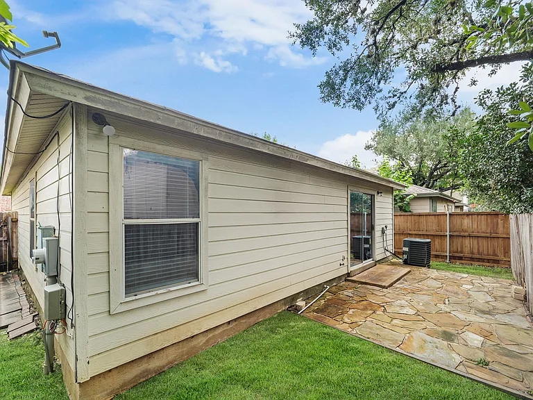 323 Amberdale Oak — Photo 19