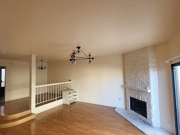 4th image of 22865 Del Valle St Unit 20