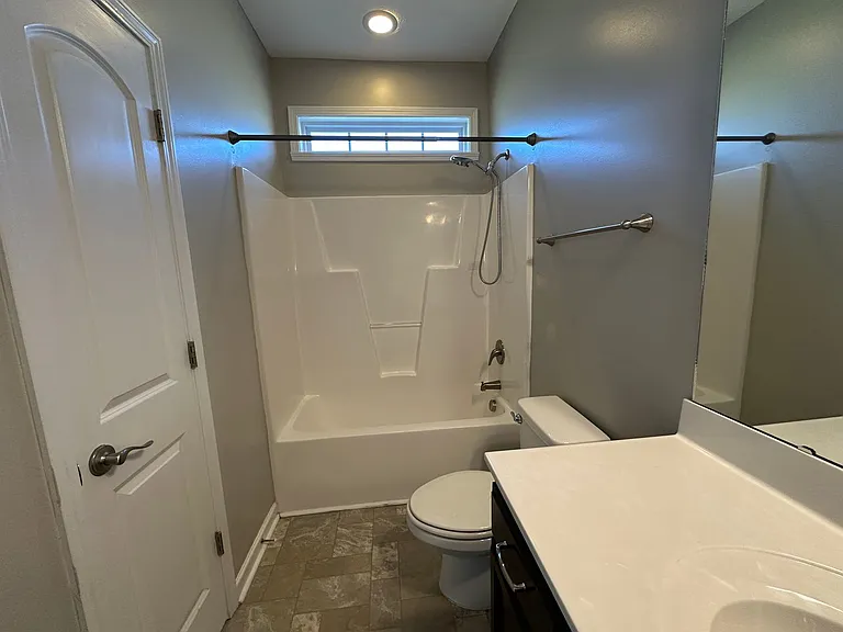 498 New Castle — Photo 16
