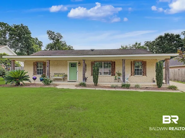 2808 Pine Ridge Dr, Lillian, AL 36549