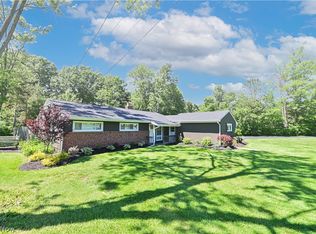 8494 Melody Ln, Macedonia, OH 44056