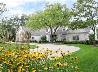 2045 Winnetka Ave, Northfield, IL 60093