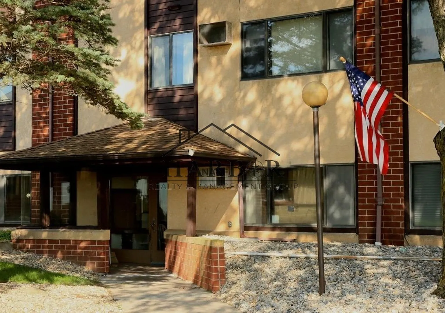 Valley View Apartments — Photo 2