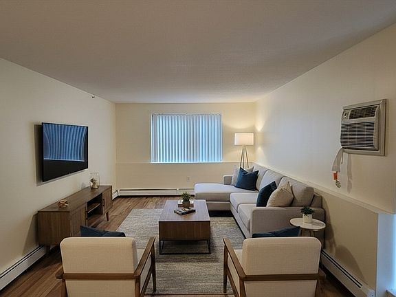 4th image of 688 Boston Post Rd E APT 103