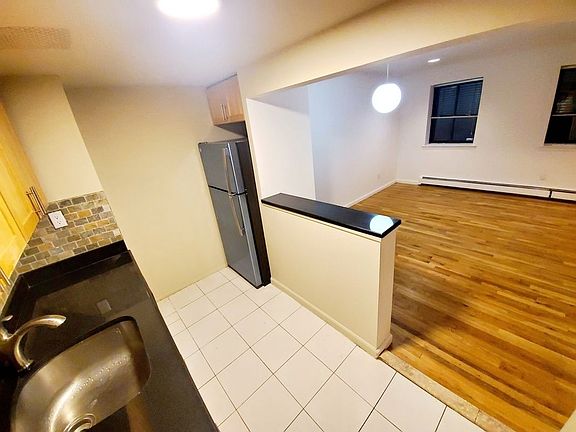 4th image of 7612 Grand Central Pkwy APT 2