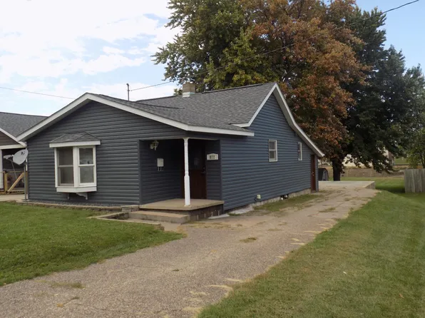 972 W 2nd St, Winona, MN 55987