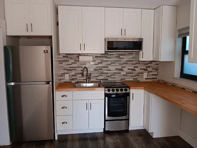 NE 22nd Ave — Photo 3
