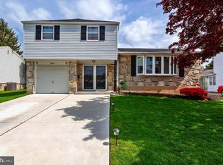 9731 Chapel Rd, Philadelphia, PA 19115