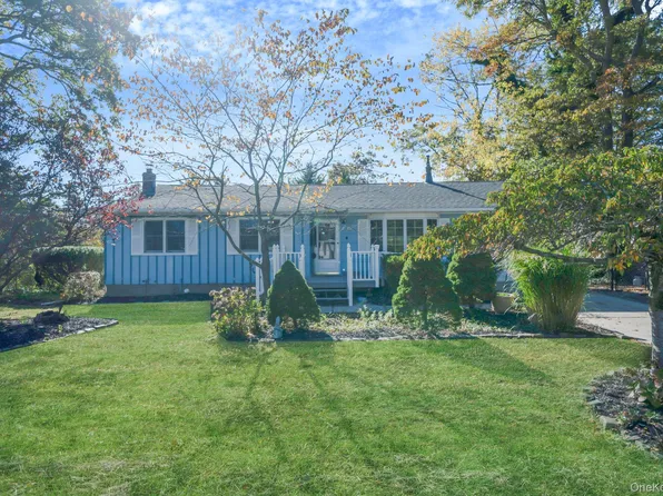 8 N 1st Street, Holbrook, NY 11741