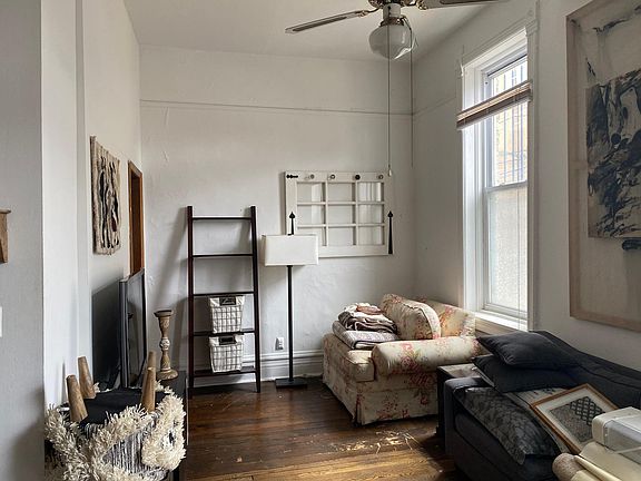 2nd image of 2332 N Clark St #103N