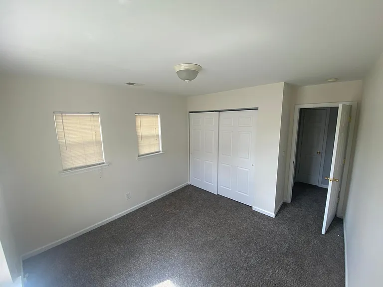 370 Charter Oak Ct — Photo 13