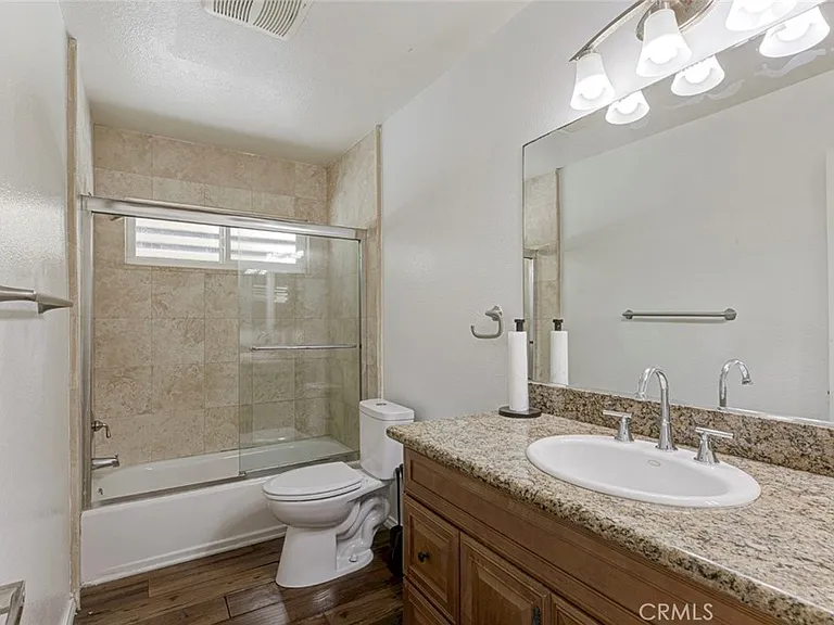 9450 Tampa Ave — Photo 45