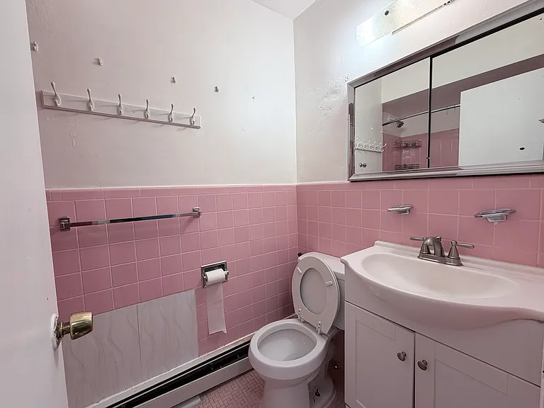 2028 E 60th St #2 — Photo 8