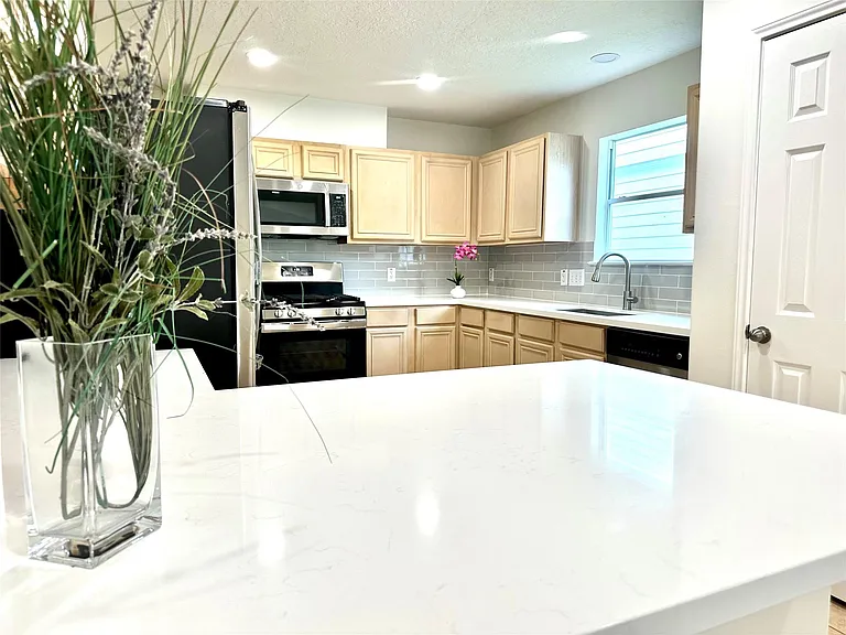 25311 Clover Ranch Dr — Photo 10