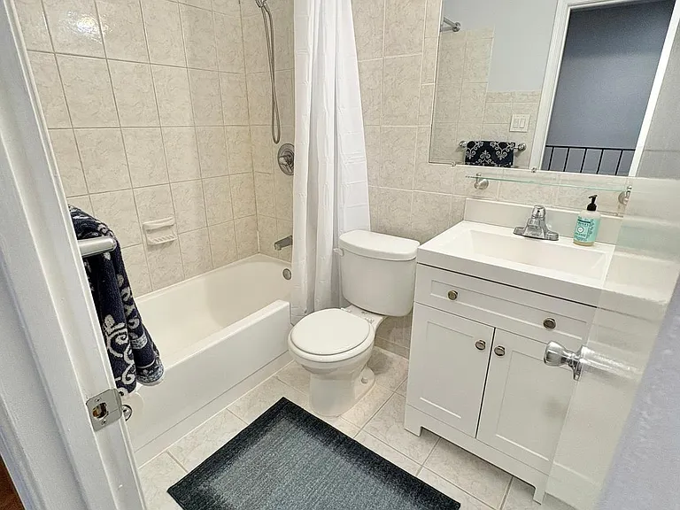 9710 Lakepointe Dr — Photo 42